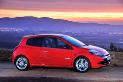 Clio RS is a right little raver