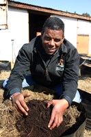 Farming with earthworms to reduce waste to landfill - Vermi Trade