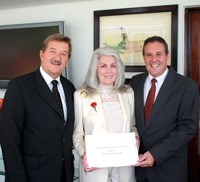 Bea Tollman, founder of RCH; Horst Frehse (left), GM of The Twelve Apostles Hotel and Spa and Kevin Chaplin, MD of Amy Biehl Foundation at the ceremony.