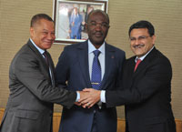 L to R: Lin Mombo, president of ARCEP, Blaise Louembe, minister of TELECOM and Manoj Kohli, managing director and CEO International of Bharti Airtel
