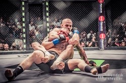 McLellan crowned EFC Africa middleweight champ