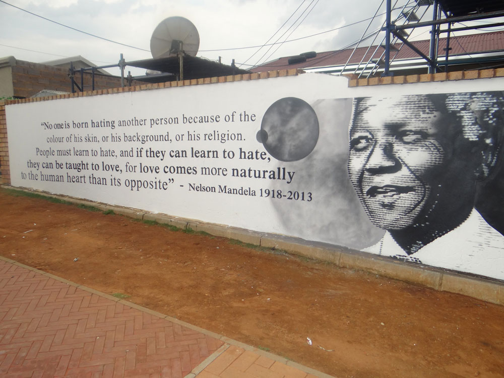Tribute to Madiba with Vilakazi Street wall messages