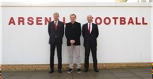 Arsenal signs with Puma to develop global brand