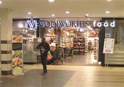 Woolworths is seeking R10bn from shareholders having used its cash resources to buy David Jones in Australia. Image Wikipedia