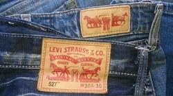 Levi Strauss sets sights on black middle class