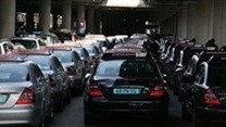 Dutch judges ban taxi service UberPOP