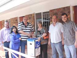 Majuba Rotary Club members accepting Sappi’s generous donation of waste paper collection bins boxes. From left: Peet Smit, Jaishree Surajlal, Johann Wagner, Nel Vuyk (Waste Salvage – a Sappi waste paper agent), Michael Kloppers (Sappi ReFibre) and Janco Coetzee.