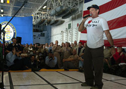 Robin Williams doing what he did best - making people laugh, in this case the crew of the US super carrier USS Enterprise. (Image: Wikimedia Commons)