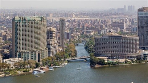 Aerial view of the city of Cairo along the Nile river © Dereje Belachew –