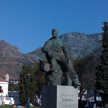 This statue of Smuts in the grounds of the Iziko National Art Gallery has not been damaged... yet, but others have been, including one in PE dedicated to war horses of the Second Boer War. <Image: Public domain)