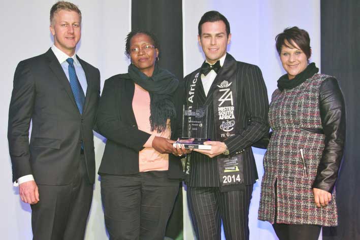 CliffCentral’s Gareth Cliff, Zimasa Velaphi (marketing manager Collect a can) – winner of Environment Award, Mr South Africa 2014, Armand du Plessis and Louise van Loggerenberg, director of Ambittech, gold sponsor at African EduWeek