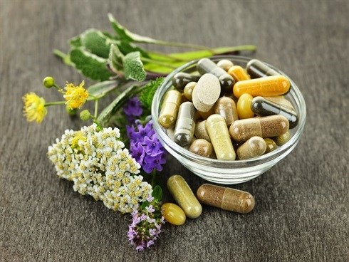 Combining herbal remedies, conventional drugs can be harmful
