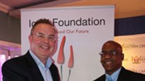 The Eastern Cape Department of Health announced a three-year partnership with Algoa FM on Friday, 11 September, at the launch of the 2015 Algoa FM Big Walk for Cancer. From left is Dave Tiltmann (Managing Director of Algoa FM) and Dr Singilizwe Moko (General Manager for District Health Services for the Eastern Cape Department of Health).