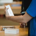 With iPhone launch, Apple eyes better customer connection