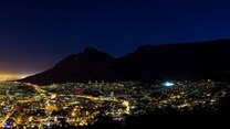 Cape Town by night © Herr Bullermann –