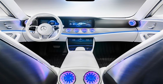 Mercedes showcases new plug-in hybrid car