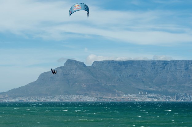 Cape Town readies for kiteboarding champs