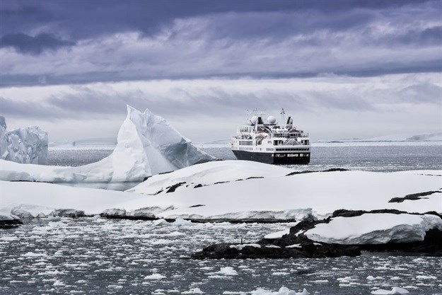 ‘Icebergs. A vast store of fresh water’ © Volodymyr Goinyk –