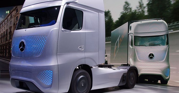 NearEMPTiness via - Mercedes-Benz Future Truck 2025 at IAA 2014