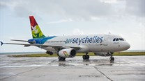 Pvalmont via  - Air Seychelles Airbus A320-200, Isle of Silhouette