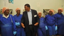 The Minister for Rural Development and Land reform, Gugile Nkwinti recently visited Dynamic Commodities to learn about the operations of the plant and the impact it has on job creation in the province.