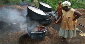 Solar powered grill for safe cooking in underserved communities