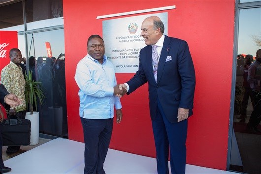President of Mozambique Filipe Nyusi and Coca-Cola Chief Executive Officer Muhtar Kent