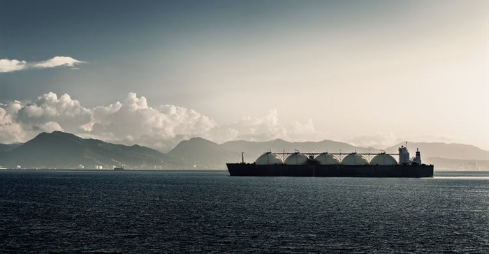 LNG carrier © Altin Osmanaj