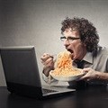 Desktop dining: to lunch or not to lunch