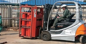 The converted hydrogen forklift at Impala Platinum Refinery is the first of what is hoped is a fleet powered by clean technology. (Image: GCIS)