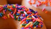 UK bans online ads for junk food targeting children