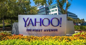 Yahoo delays sale of core business to Verizon