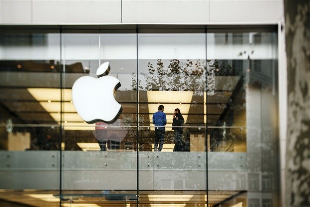 Apple 'spaceship' headquarters readies for boarding