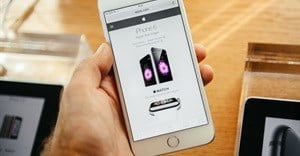 China win for Apple as court overturns iPhone ruling