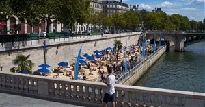 Lafarge loses Paris 'beach' deal over support for Trump wall