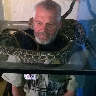 Fortunately for Ollie Olivier of Magalies Reptiles, this lengthy rat snake prefers rats to humans for dinner. This snake is just one of those which Rand Show visitors can see and hold at the Magalies Reptiles display. 14-23 April, Johannesburg Expo Centre, Nasrec.