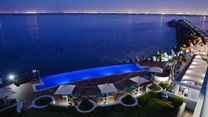 Radisson Blu Hotel Waterfront closing pool to help save water