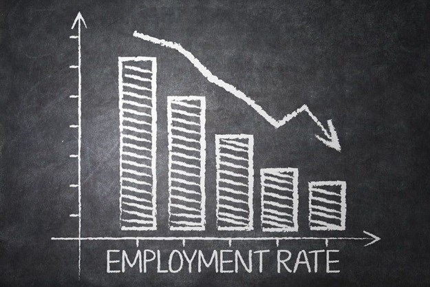Employment declines in first quarter
