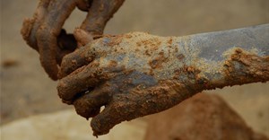 Hunt for survivors after Ghana goldmine collapse