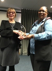 COHSASA CEO, Jacqui Stewart (left) presents the Katrin Kleijnhans Quality Award to Sister Margaret Lidovho who heads up the Quality Improvement Programmes in the hospital. According to Mediclinic Morningside, Margaret provides leadership, guidance and excellence in her task to the Clinical Management team.