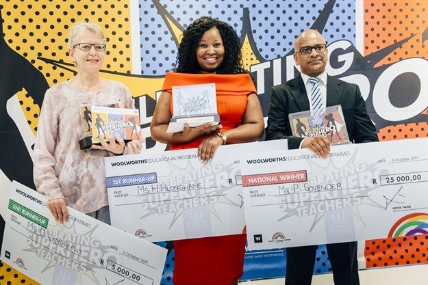 From L-R: Second place runner up: Dirkie Lamprecht from Hottentots-Holland High School in the Strand, first place runner up Hlengiwe Hlongwane from Tlhatlogang Secondary School in Soweto and National winner: Perumal Govender from Orient Heights Primary School in Pietermaritzburg