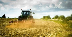 October tractor sales leap 24.2% y/y to 704 units