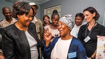 Gauteng Health MEC Gwen Ramokgopa chats to patient, Elisabeth Mokgeti