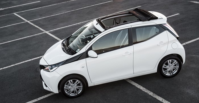 Sexy Aygo goes topless