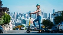 Skip’s scooters will be dockless, powering around the city at up to 29 km/h on a 36 V 350 W hub motor