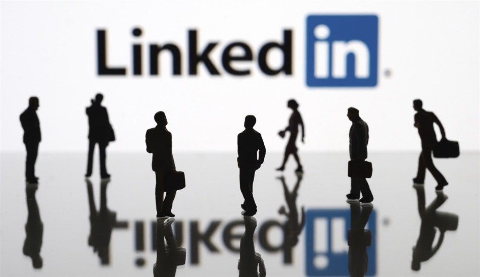 Source:<p>Professionals benefit from using LinkedIn