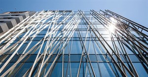 Kengo Kuma wraps Japanese office building with wooden lattice