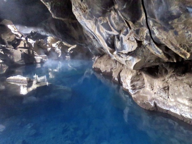 Grjotagja Cave near Myvatn Iceland used in Game of Thrones, 9 July 2017 | (c) Emanuel Kaplinsky -
