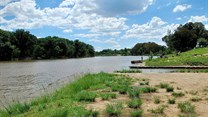 Vaal River. By Ossewa, CC BY-SA 4.0,