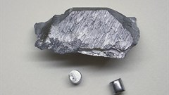 Vanadium. Image by W. Oelen, CC BY-SA 3.0,